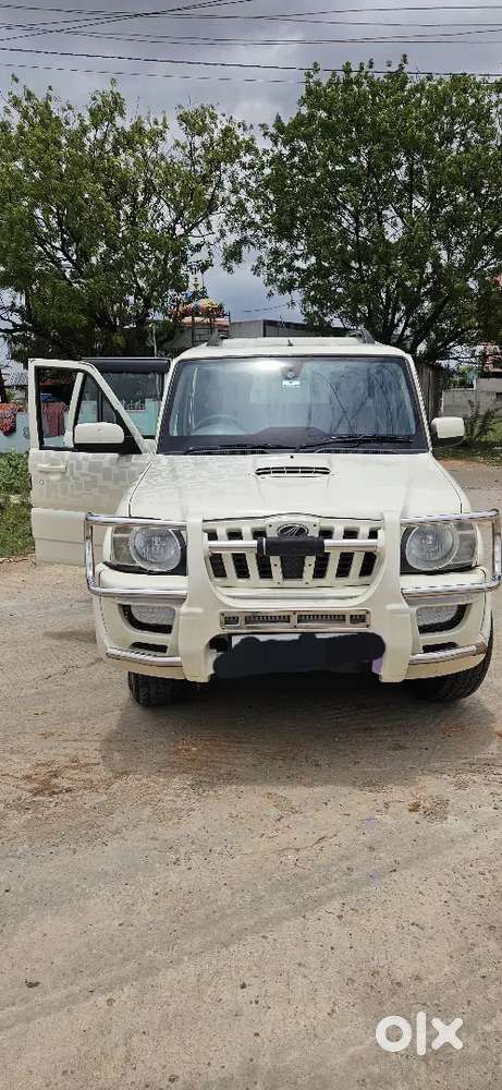 Mahindra Scorpio Classic 2009 With Manual Transmission