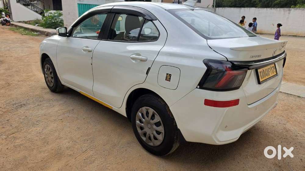 Maruti Suzuki Swift Dzire Vxi Optional, 2025, Cng & Hybrids
