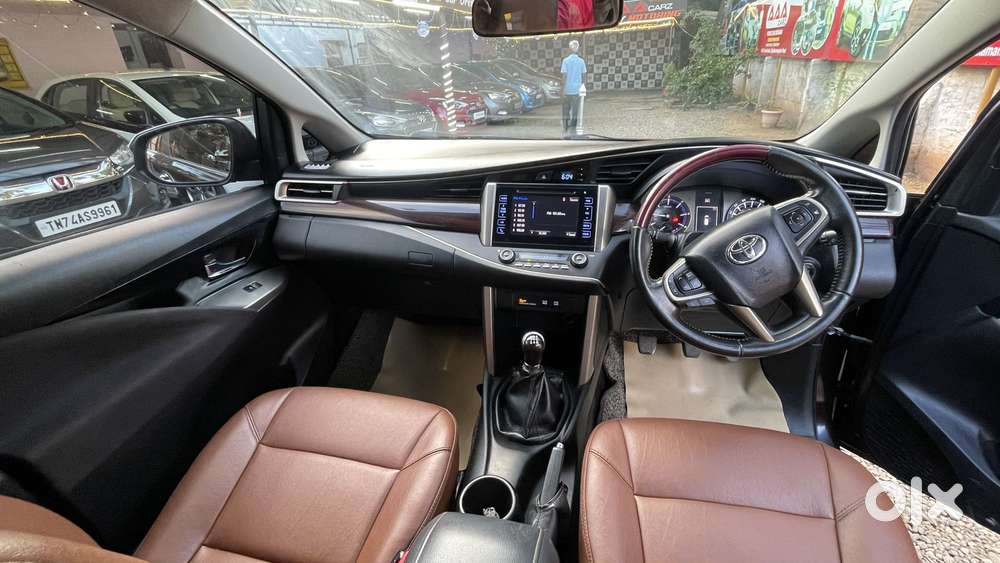 Toyota Innova Crysta 2.4 V 8 Str, 2016, Diesel