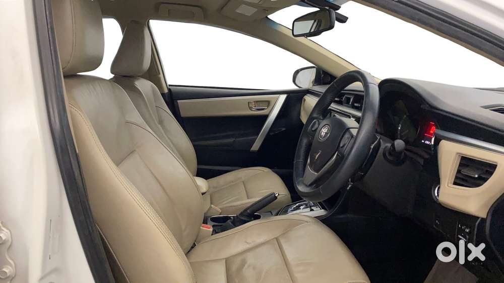 Toyota Corolla Altis 2013-2017 Vl At, 2015, Petrol
