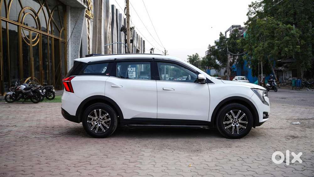 Mahindra Xuv700 2.0 Ax 7 Petrol At Str, 2022, Petrol