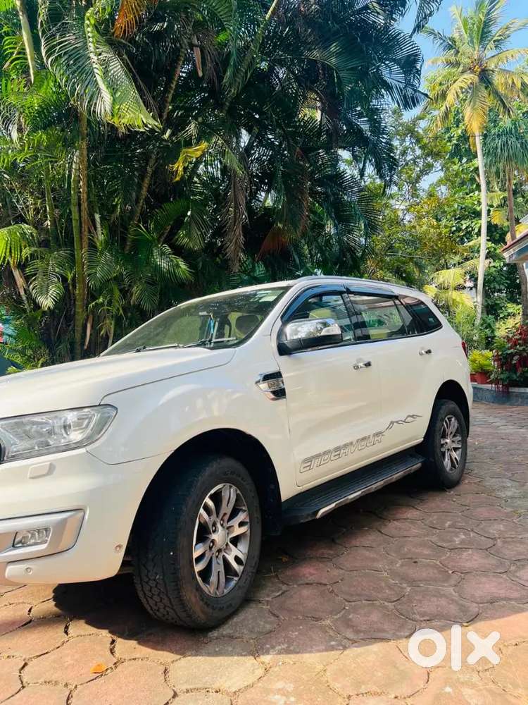Ford Endeavour 3.2 Titanium 2017