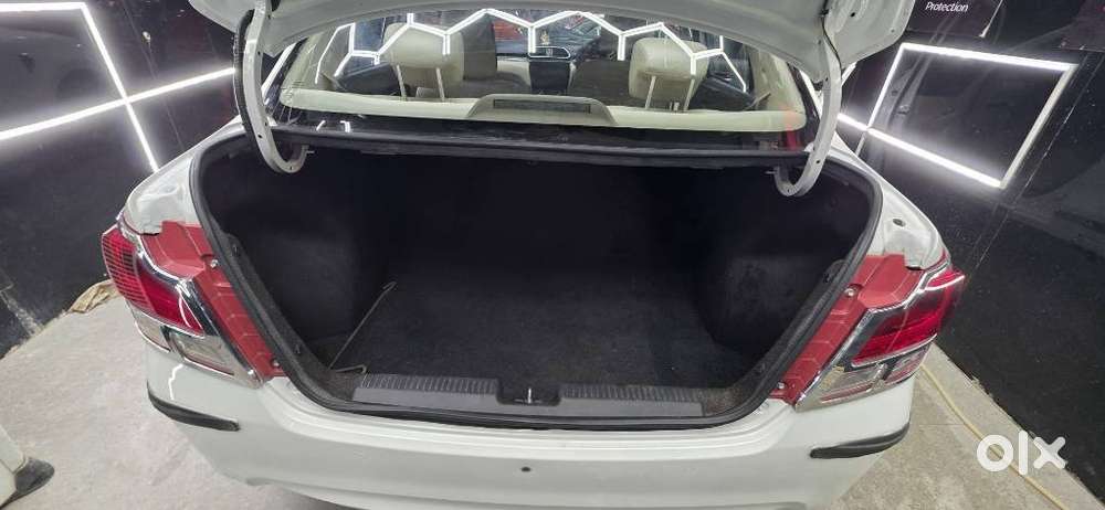 Maruti Suzuki Dzire 1.2 Vxi, 2022, Petrol