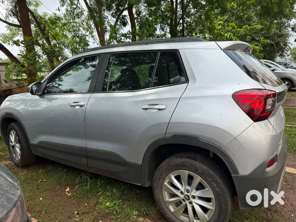 Skoda Kylaq Signature 2025 Petrol