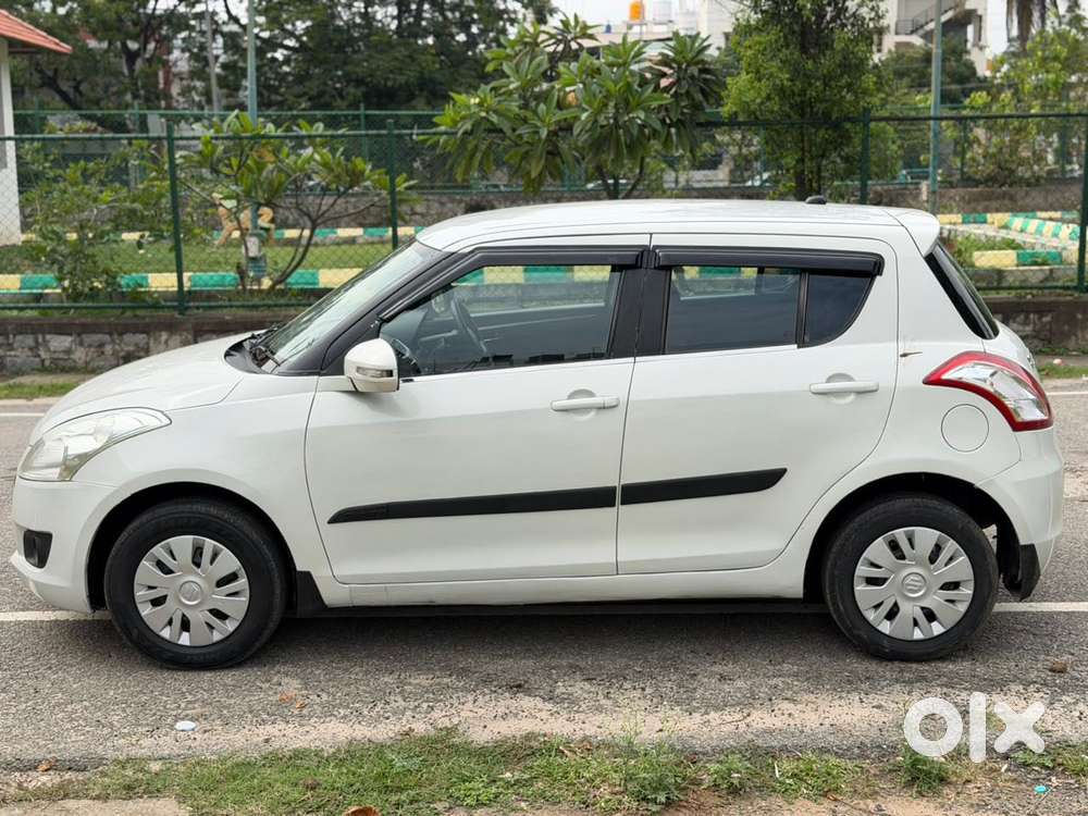 Maruti Suzuki Swift Vxi, 2012, Petrol