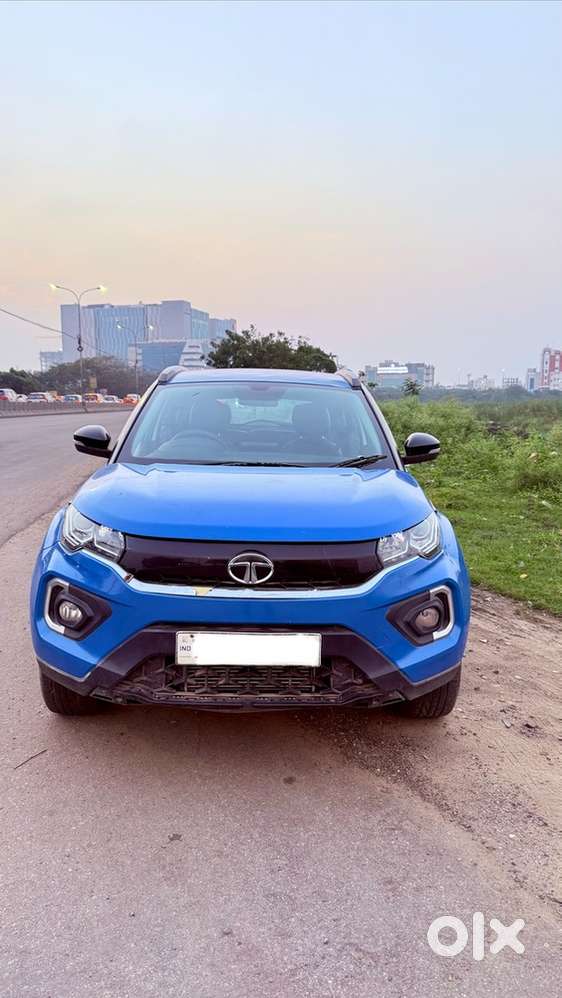 Tata Nexon 2020 Top End Petrol Automatic 32000km Gud Condition 1stowne