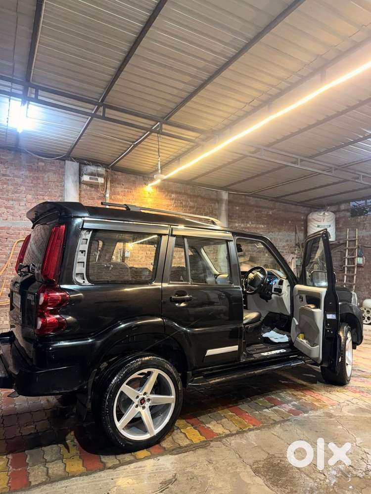 Mahindra Scorpio Classic 2018 Diesel Manual Year