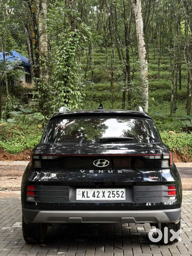 Hyundai Venue Petrol 2024