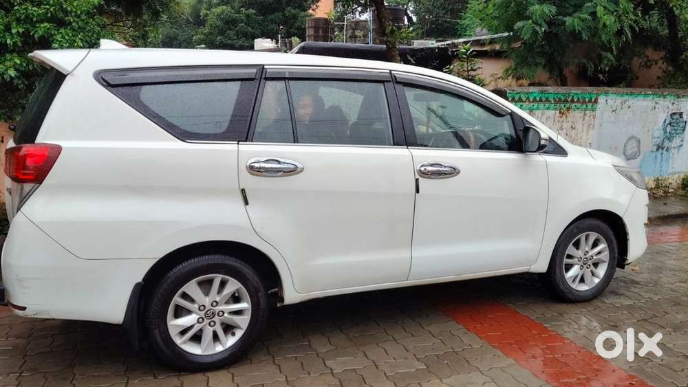 Toyota Innova Crysta 2016