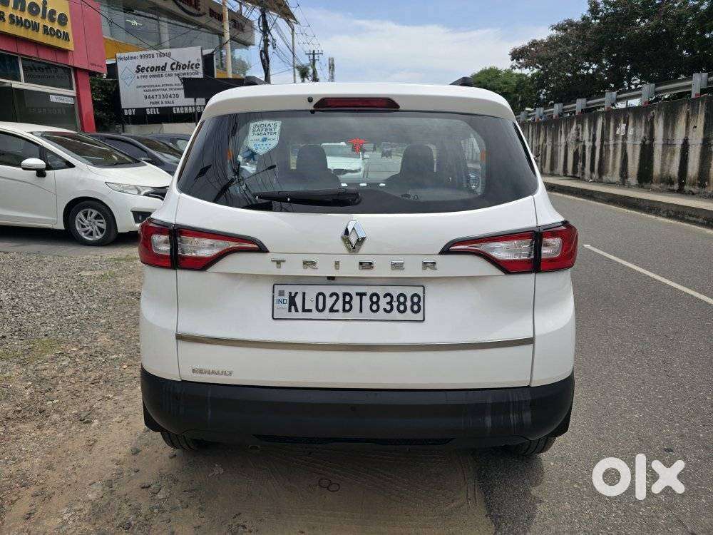 Renault Triber Rxz, 2023, Petrol