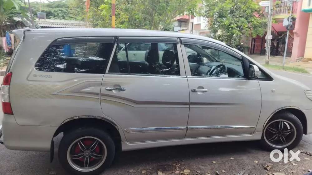 Toyota Innova 2014