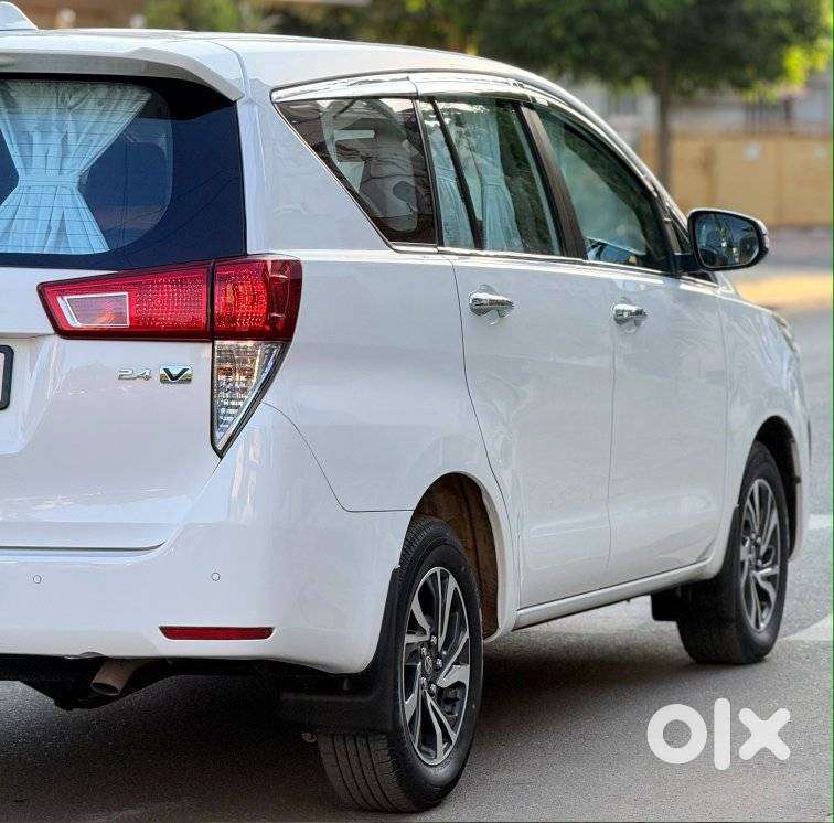 Toyota Innova Crysta 2.4 V, 2023, Diesel