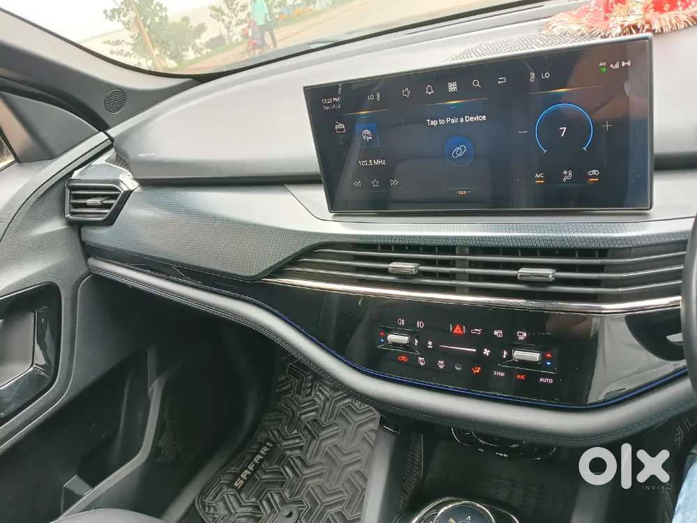 Tata Safari Diesel 2024 Manual Dark