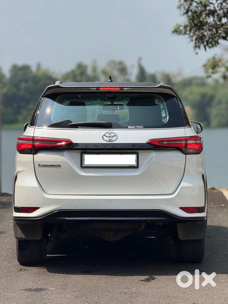 Toyota Fortuner Legender