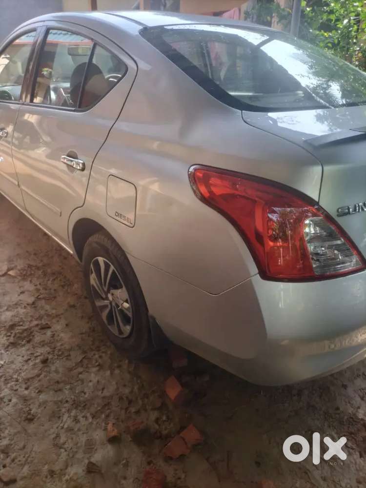 Nissan Sunny 2013