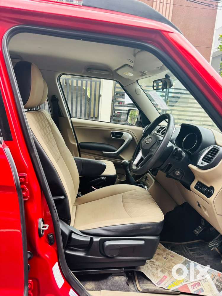 Mahindra Tuv 300 T10, 2018, Diesel