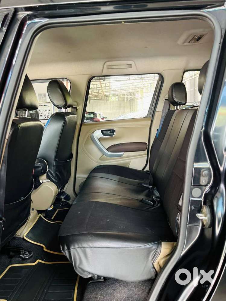 Mahindra Tuv 300 T8 Amt, 2016, Diesel