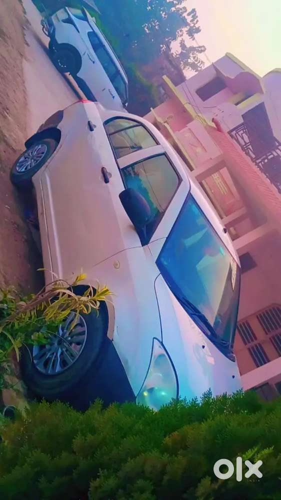 Maruti Suzuki Swift Dzire 2011