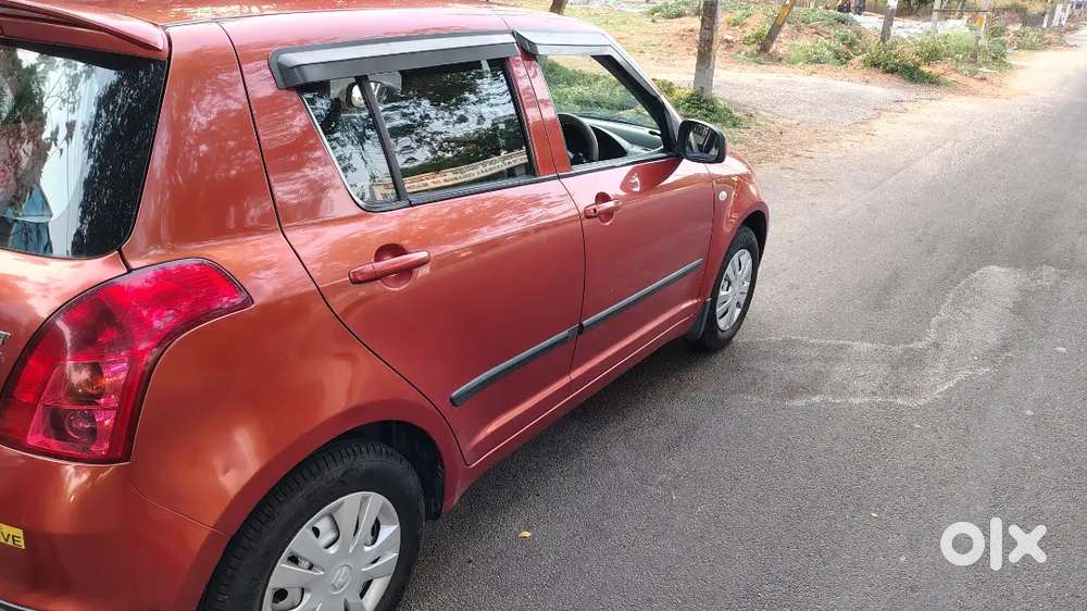 Maruti Suzuki Swift Lxi 2011 Petrol Manual