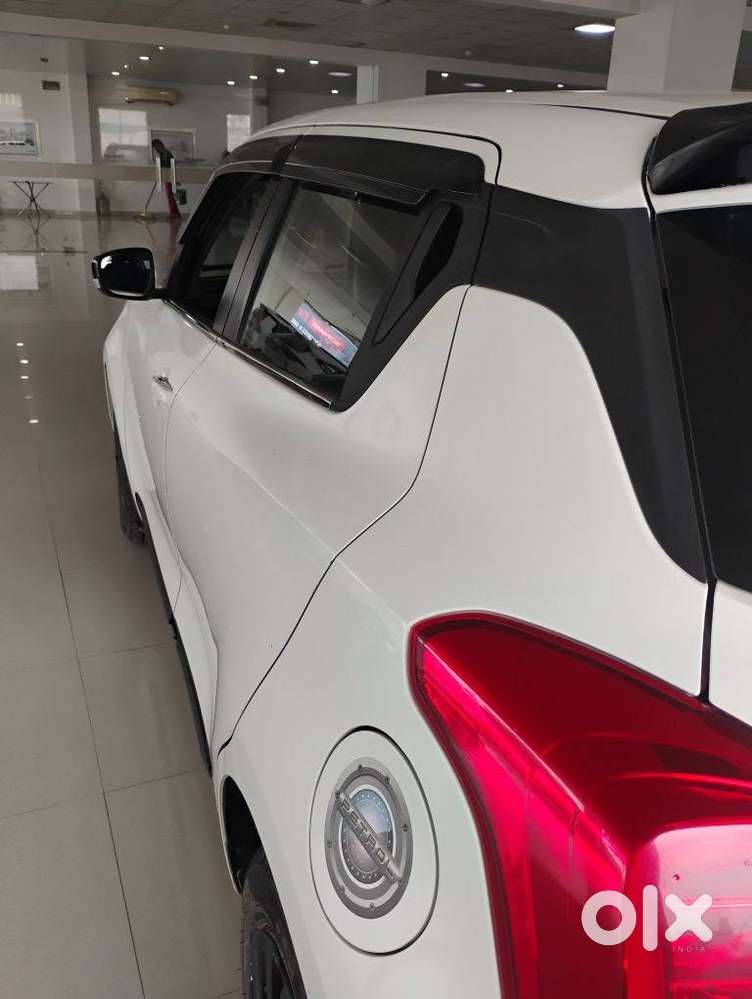 Maruti Suzuki Swift Vvt Vxi, 2021, Petrol