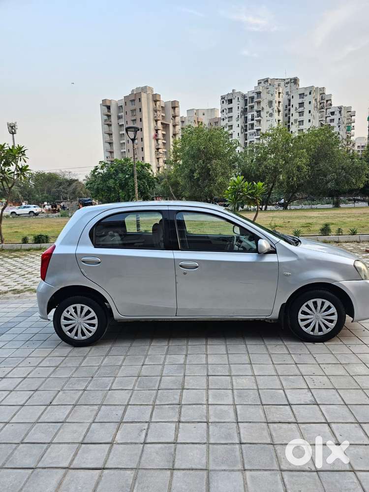 Toyota Etios Liva 2011-2012 G, 2011, Petrol