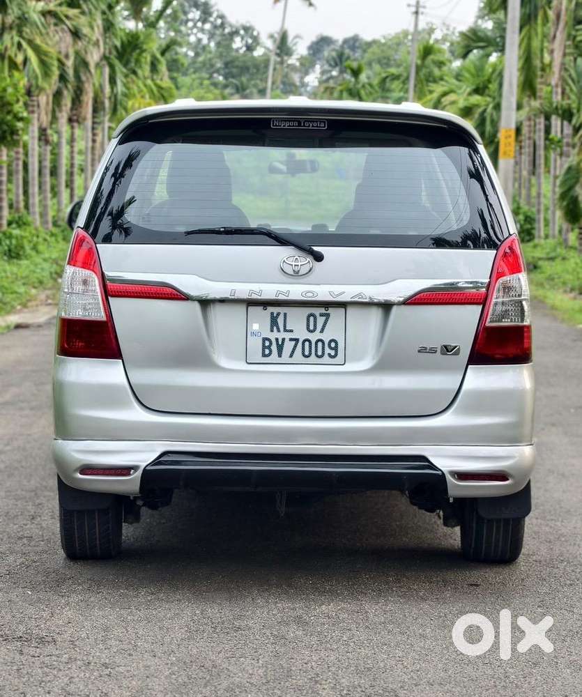 Toyota Innova 2012