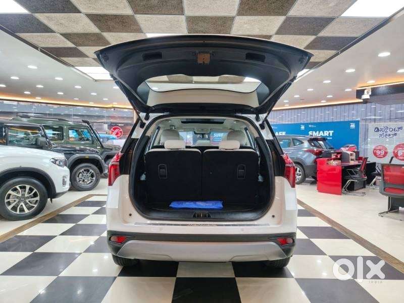 Mahindra Xuv700 2.0 Ax 7 Petrol At Luxury Pack Str, 2022, Petrol