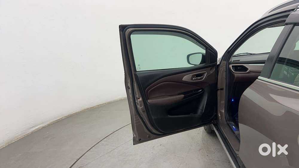 Maruti Suzuki Fronx Alpha 1.0l Turbo 6 At, 2023, Petrol