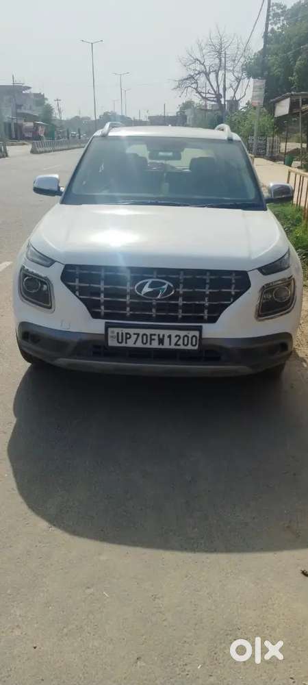 Hyundai Venue 2019 Petrol 80000 Km Driven