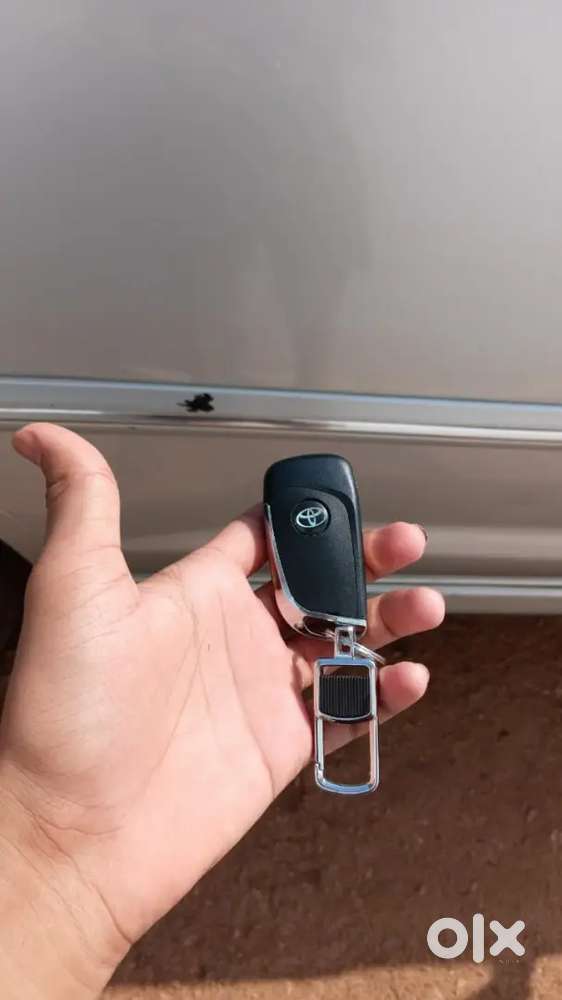 Toyota Innova Hycross 2019