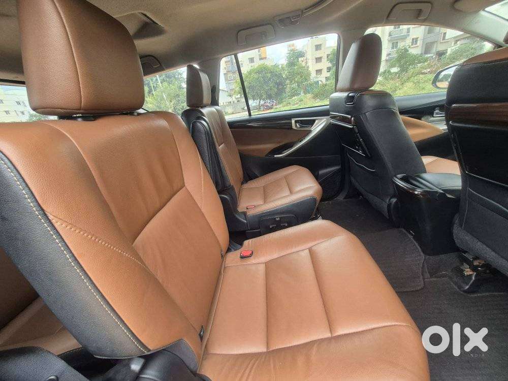 Toyota Innova Crysta 2.8 Zx At, 2016, Petrol