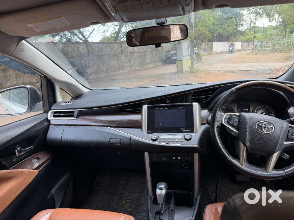 Toyota Innova Crysta 2.8z Automatic, 2016, Diesel