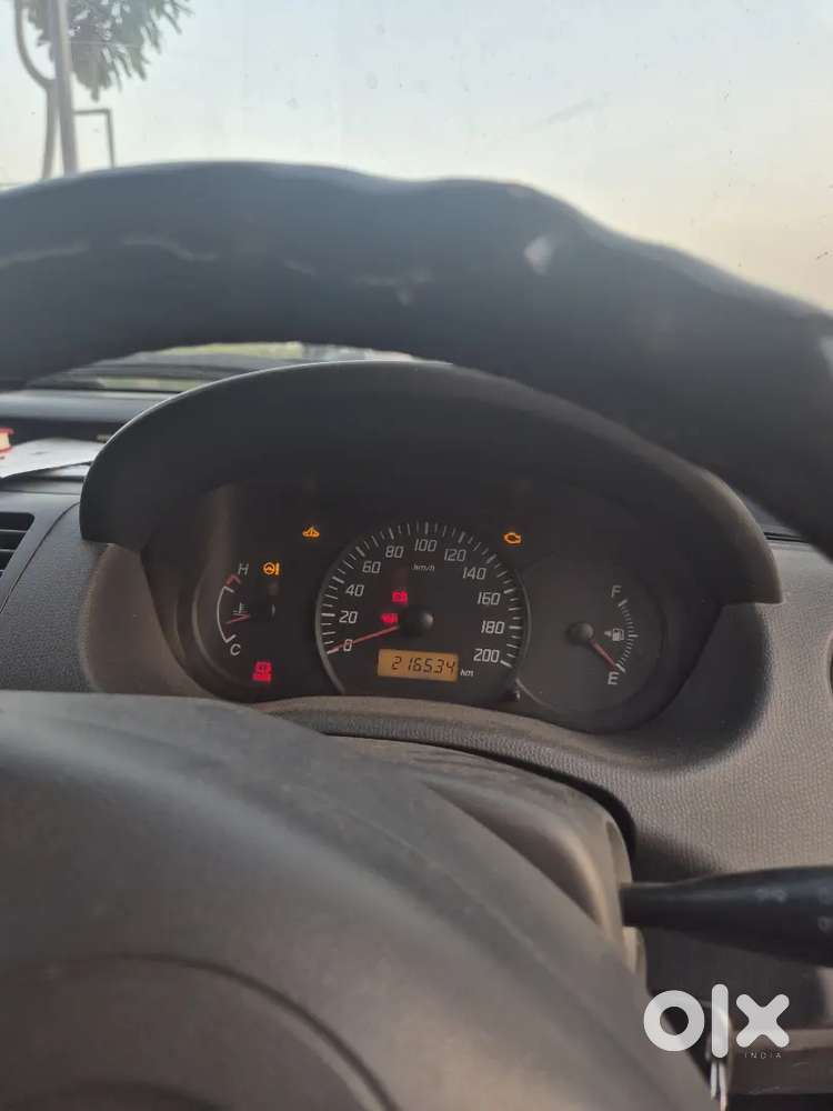 2010 Model Red Colour 5 Year Passing Front Window Power