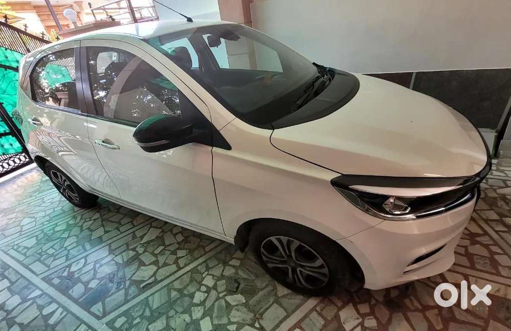 Tata Tiago [automatic] Cng + Petrol