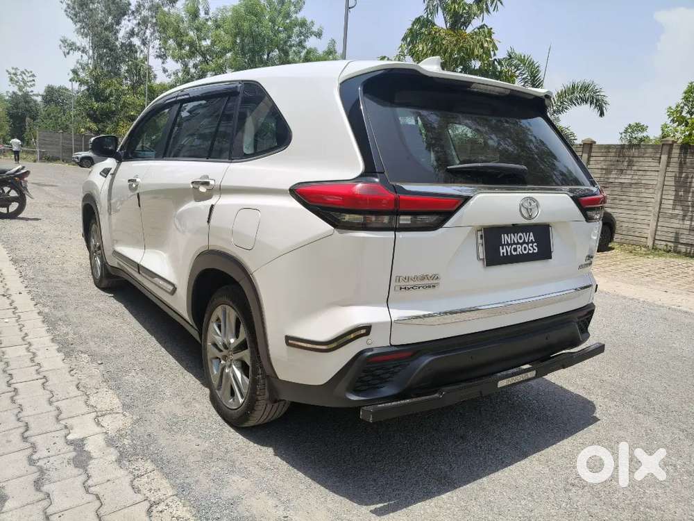 Toyota Innova Hycross 2024 Hybrid Hybrid