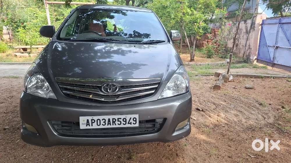 Toyota Innova Gud Condition 2011 Diesel 150000 Km Driven