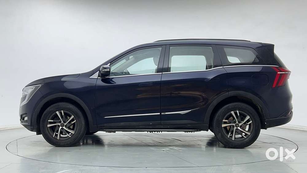 Mahindra Xuv700 2.0 Ax 5 Petrol Mt 7 Str, 2022, Petrol