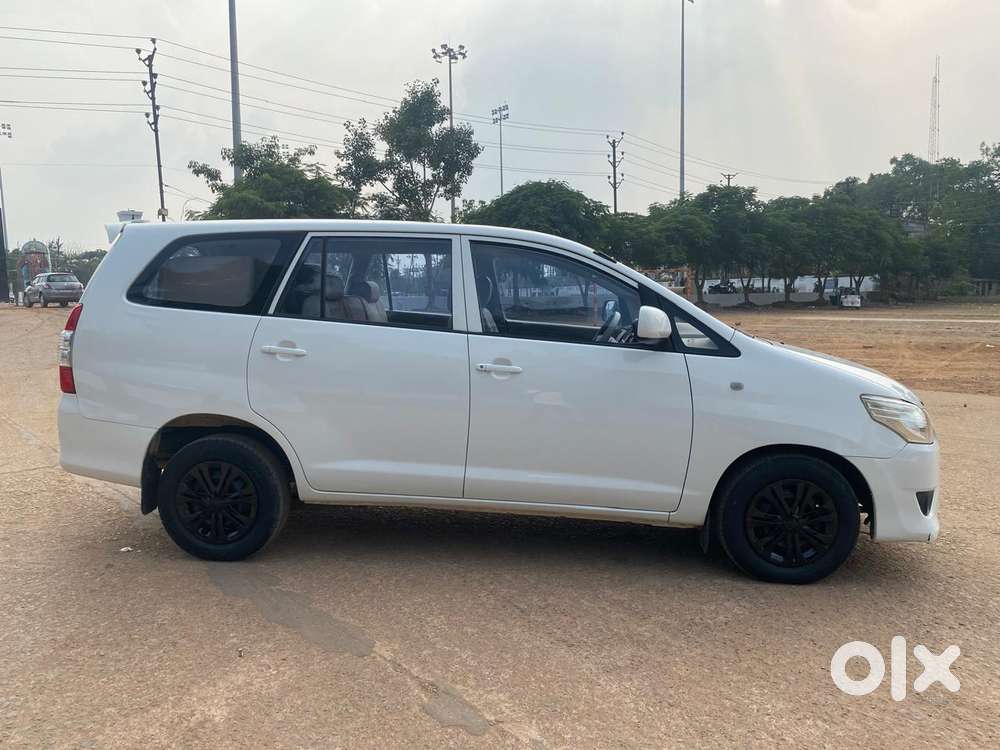 Toyota Innova 2.5 G (diesel) 8 Seater, 2016, Diesel