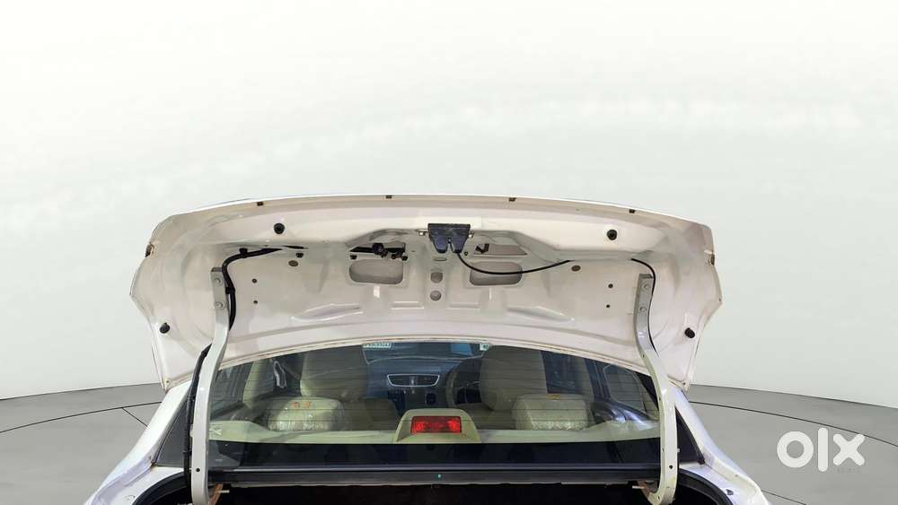 Maruti Suzuki Swift Dzire Zxi, 2013, Petrol