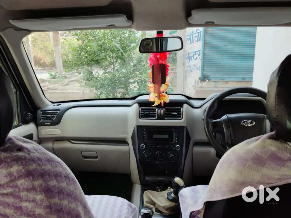 Mahindra Scorpio S6 Plus 2015 Diesel Manual