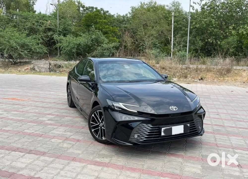 Toyota Camry, 2025, Petrol