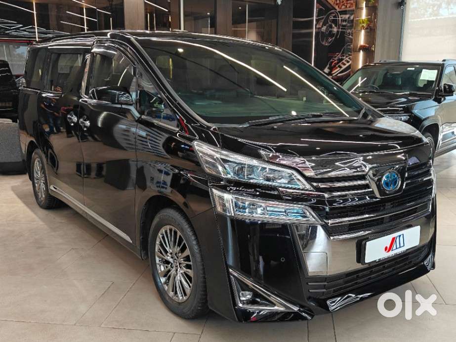 Toyota Vellfire Vip – Executive Lounge, 2022, Petrol