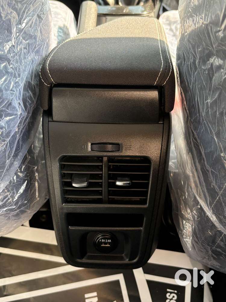 Tata Punch Accomplished Dazzle Sunroof Cng, 2025, Cng & Hybrids