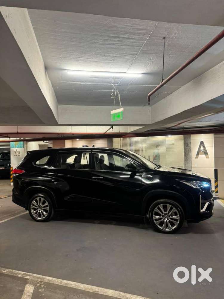 Toyota Innova Hycross 2.0 Zx (o) Hybrid 7 Str, 2023, Petrol