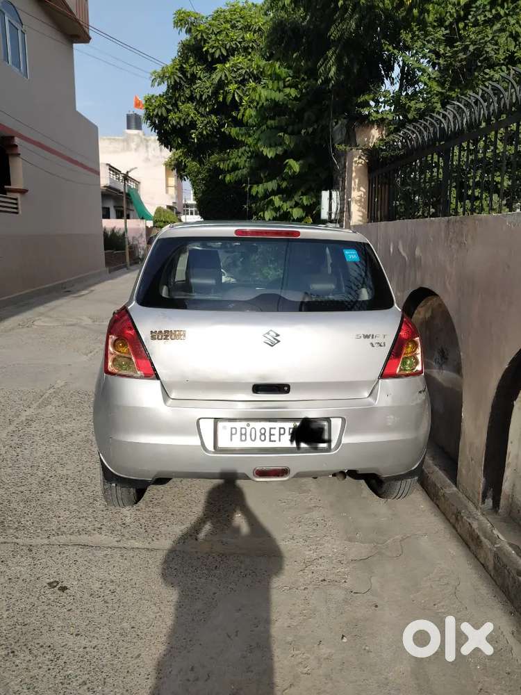 Maruti Suzuki Swift 2010 Model Petrol . Well Maintained.