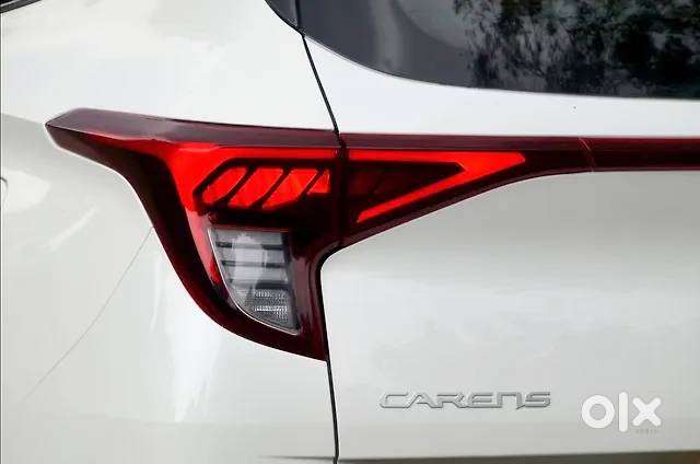 Kia Carens Top Model With Sunroof (petrol)