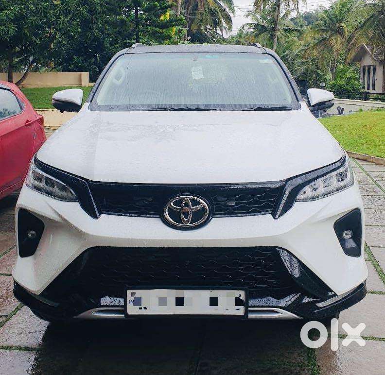 Toyota Fortuner Legender