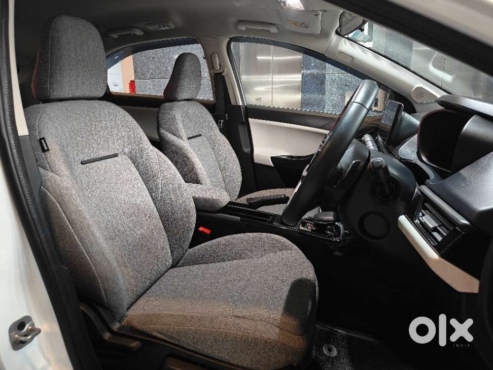 Tata Curvv Creative 1.2 Revotron Petrol 6mt, 2025, Petrol