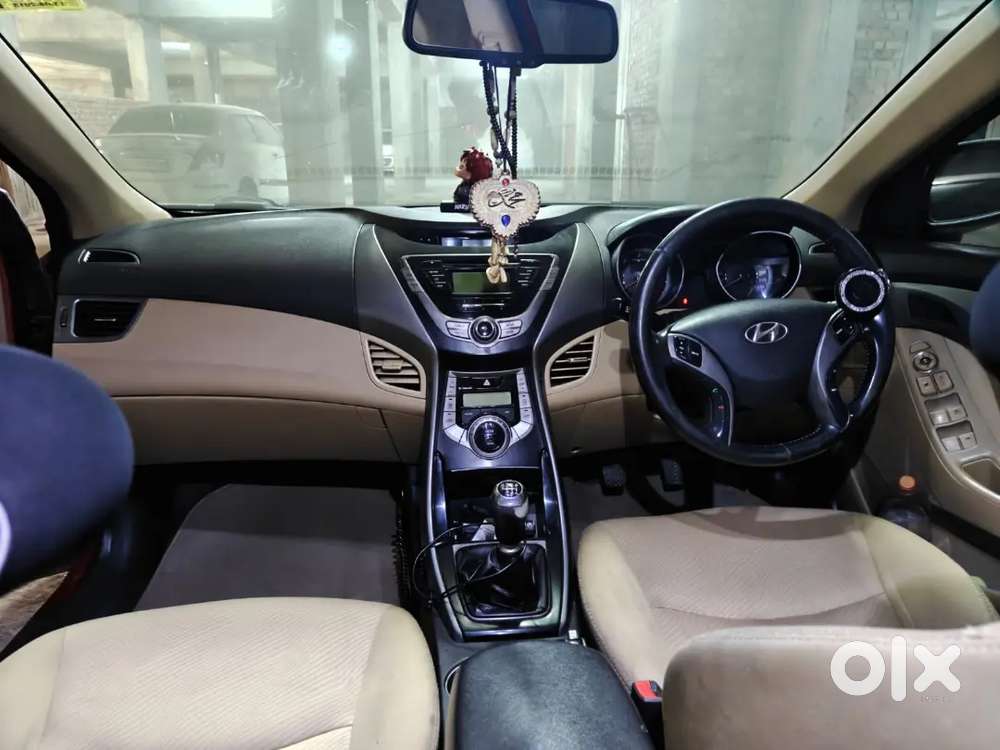 Hyundai New Elantra 2015 Diesel 93000 Km Driven