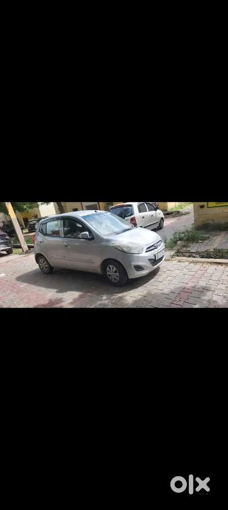 Hyundai I10 Sportz Petrol Automatic 2012